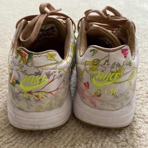 Nike Air Max 1 Ultra QS in Liberty Floral - Picture 3 of 4